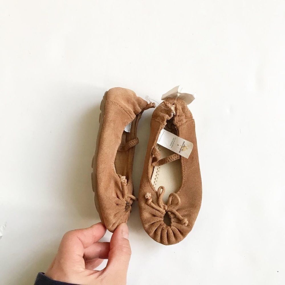 NEW Babygap suede Neutral donut Peep toe Ballet flats size 5 Toddler Minimalist